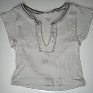 Viral Urban Outfitters Crop-Top